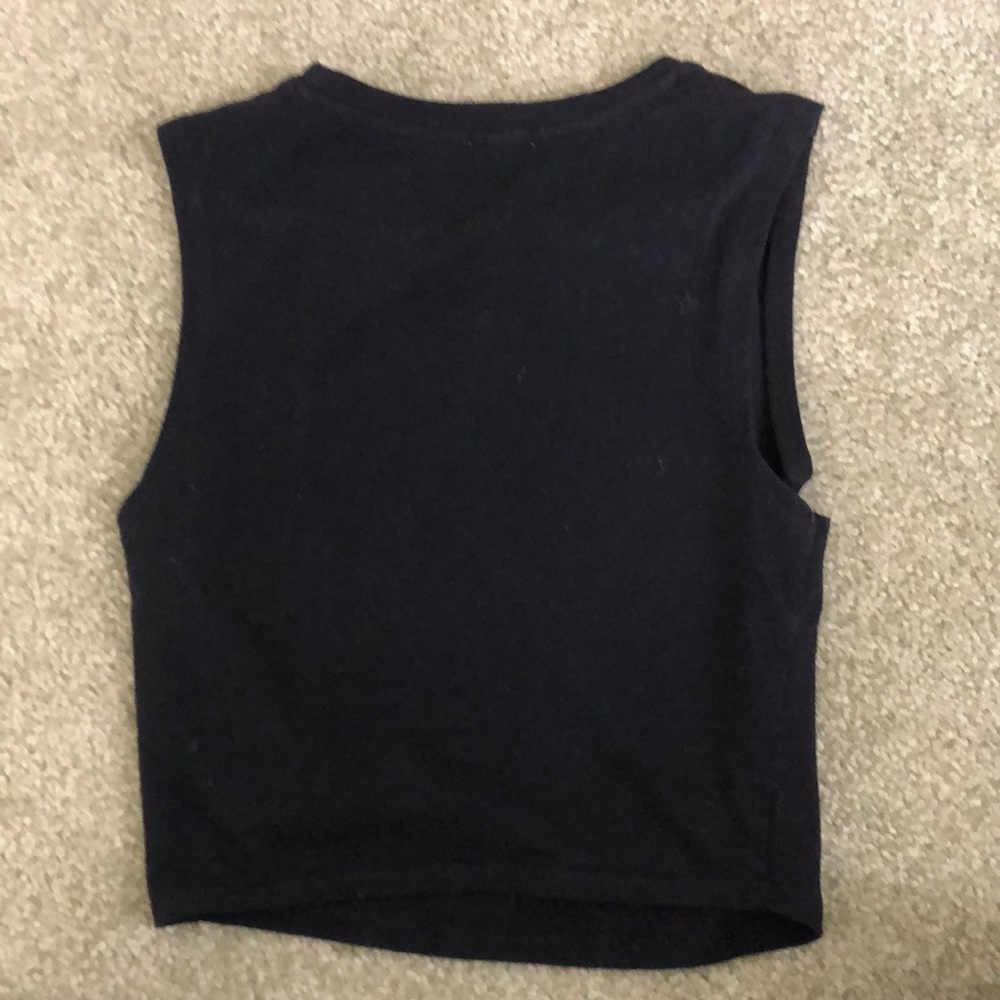 crop top - Picture 2 of 3